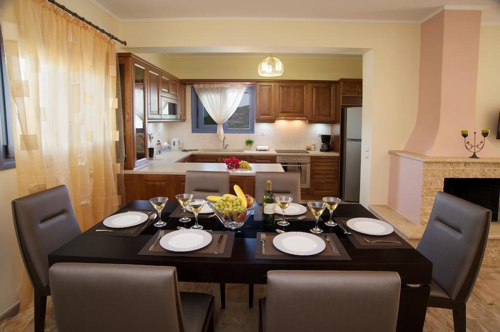 Sunrise Villa Chaliotata الغرفة الصورة